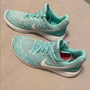 Nike Women's Lunarepic Flyknit 2